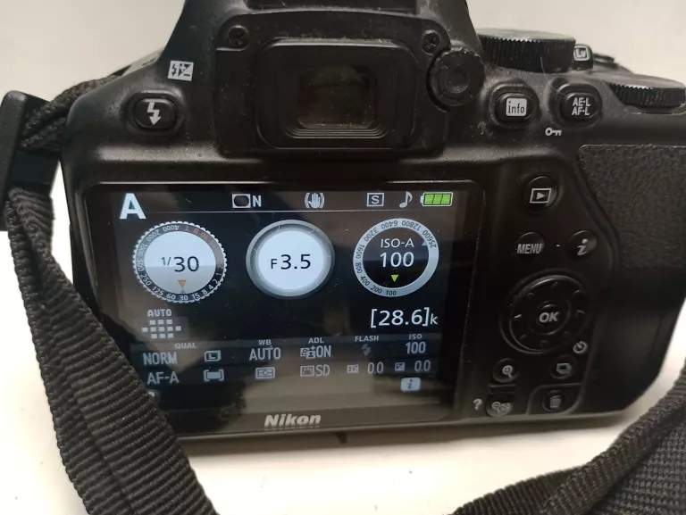NIKON D3500 BODY + OBIEKTYW NIKON 18-55MM