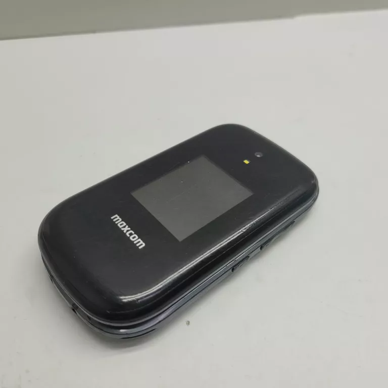 TELEFON MAXCOM MM826