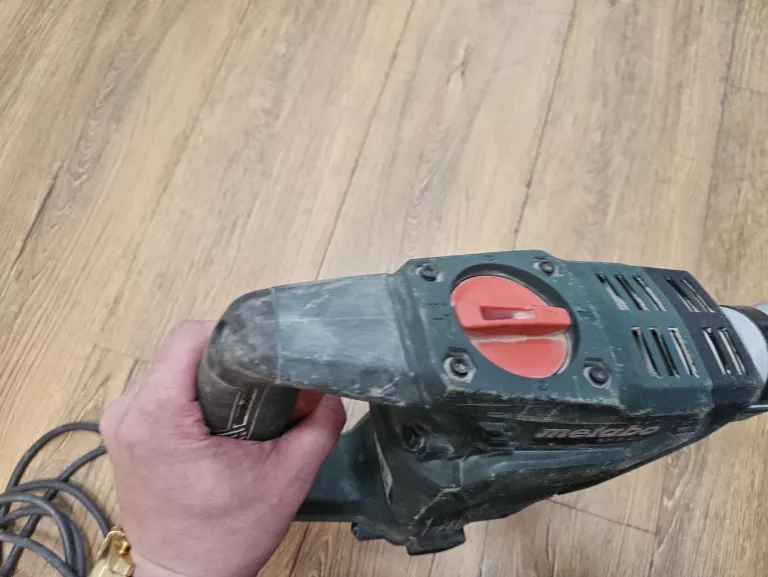 MŁOT UDAROWY OBROTOWY SDS-MAX KH 5-40 METABO
