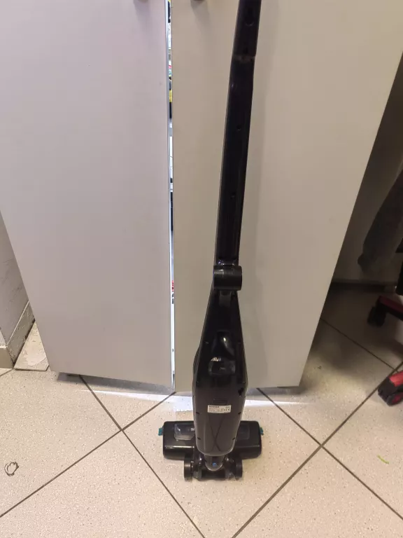 ODKURZACZ PIONOWY FREE MOTION HOOVER FM216LI 011 KOMPLET