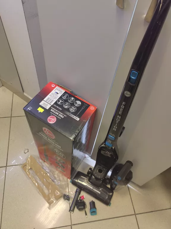 ODKURZACZ PIONOWY FREE MOTION HOOVER FM216LI 011 KOMPLET