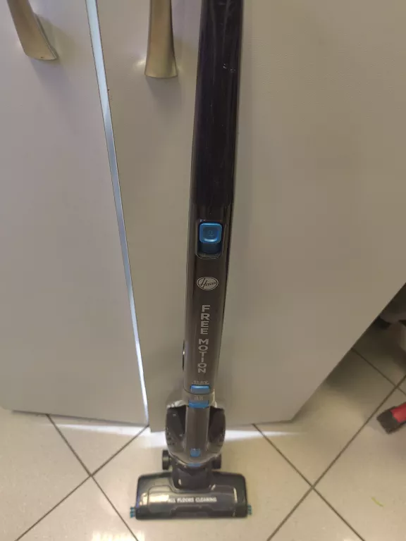 ODKURZACZ PIONOWY FREE MOTION HOOVER FM216LI 011 KOMPLET