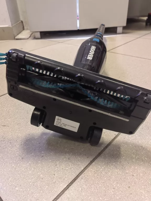 ODKURZACZ PIONOWY FREE MOTION HOOVER FM216LI 011 KOMPLET