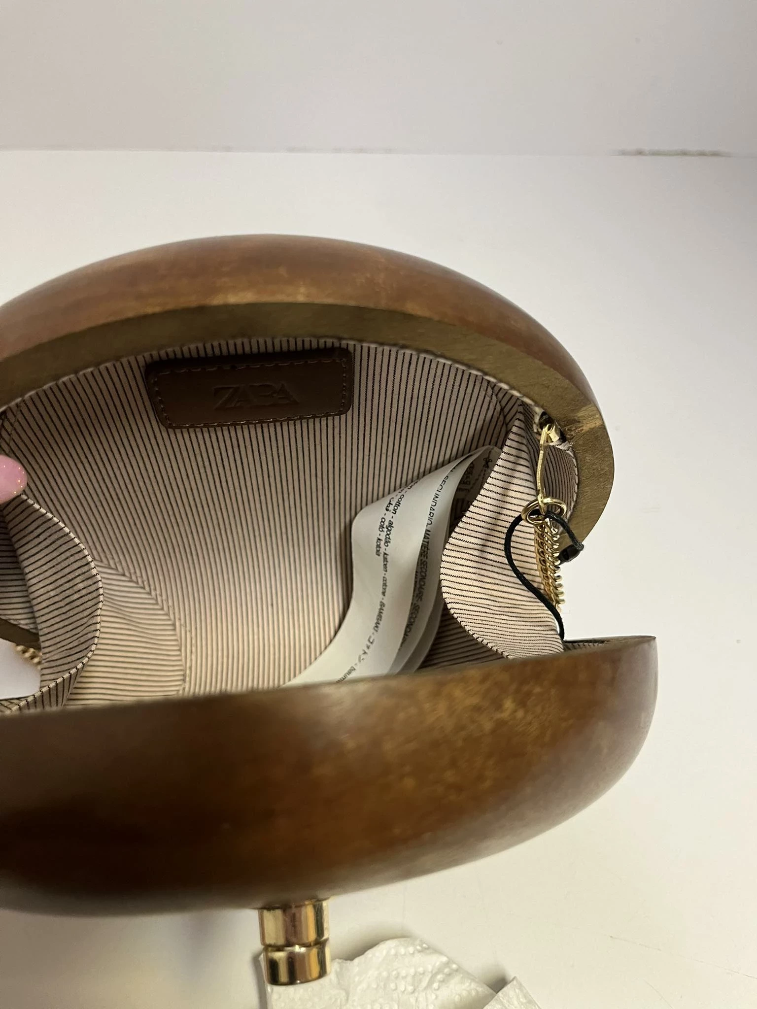 zara-torebka-kuferek-z-drewna-listonoszka-ideal-material-dominujacy-inny