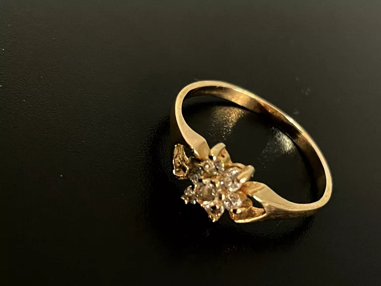 cudowny-zloty-pierscionek-z-cyrkoniami-pr-585-w-155-g-r-13-stan-uzywany