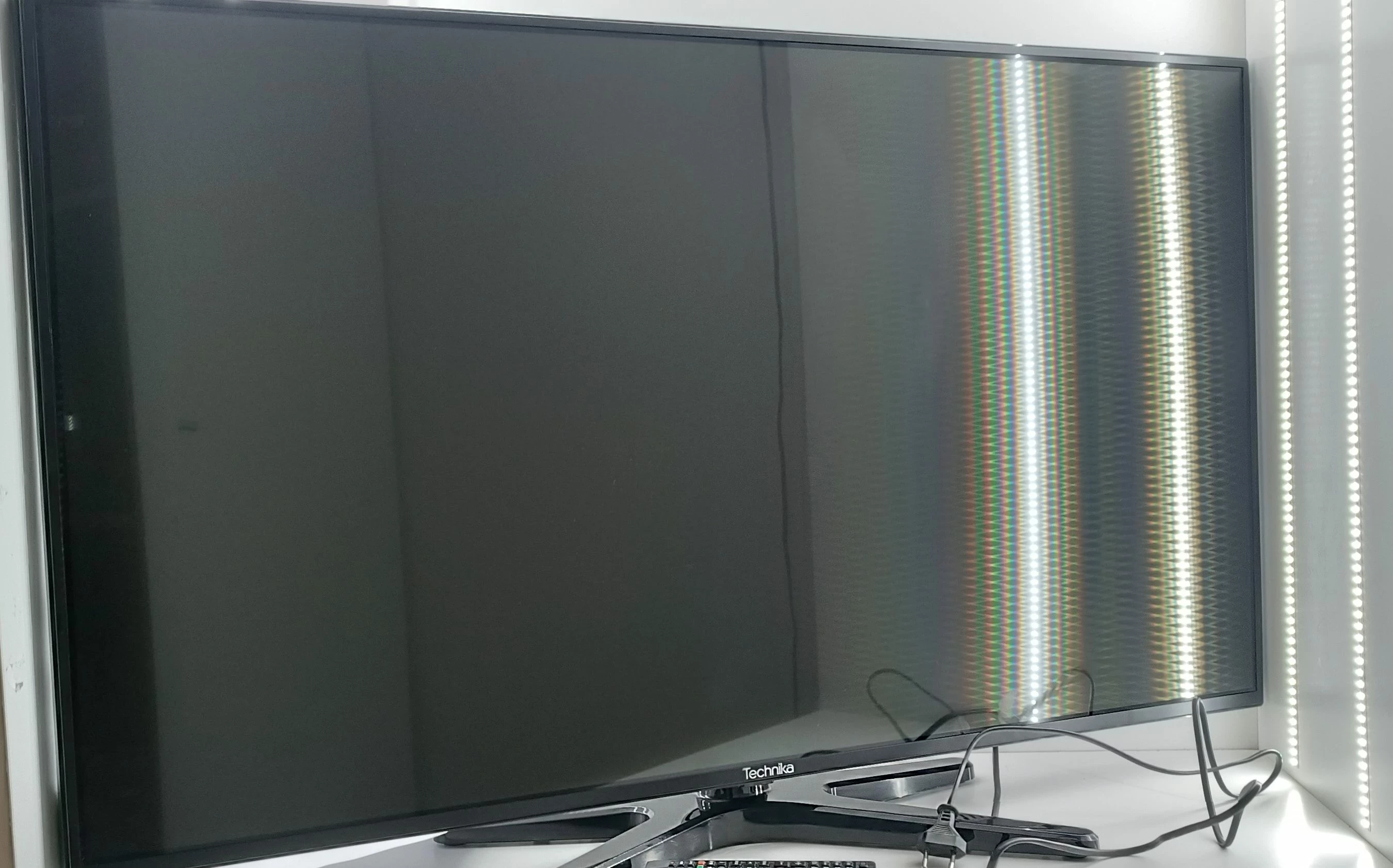 telewizor-technika-sm42-240-aw15b-pilot-stan-uzywany