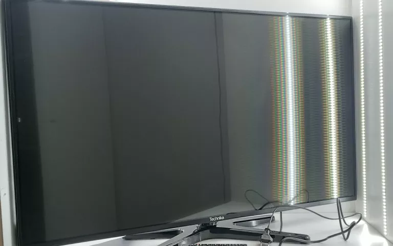 TELEWIZOR TECHNIKA SM42-240-AW15B + PILOT