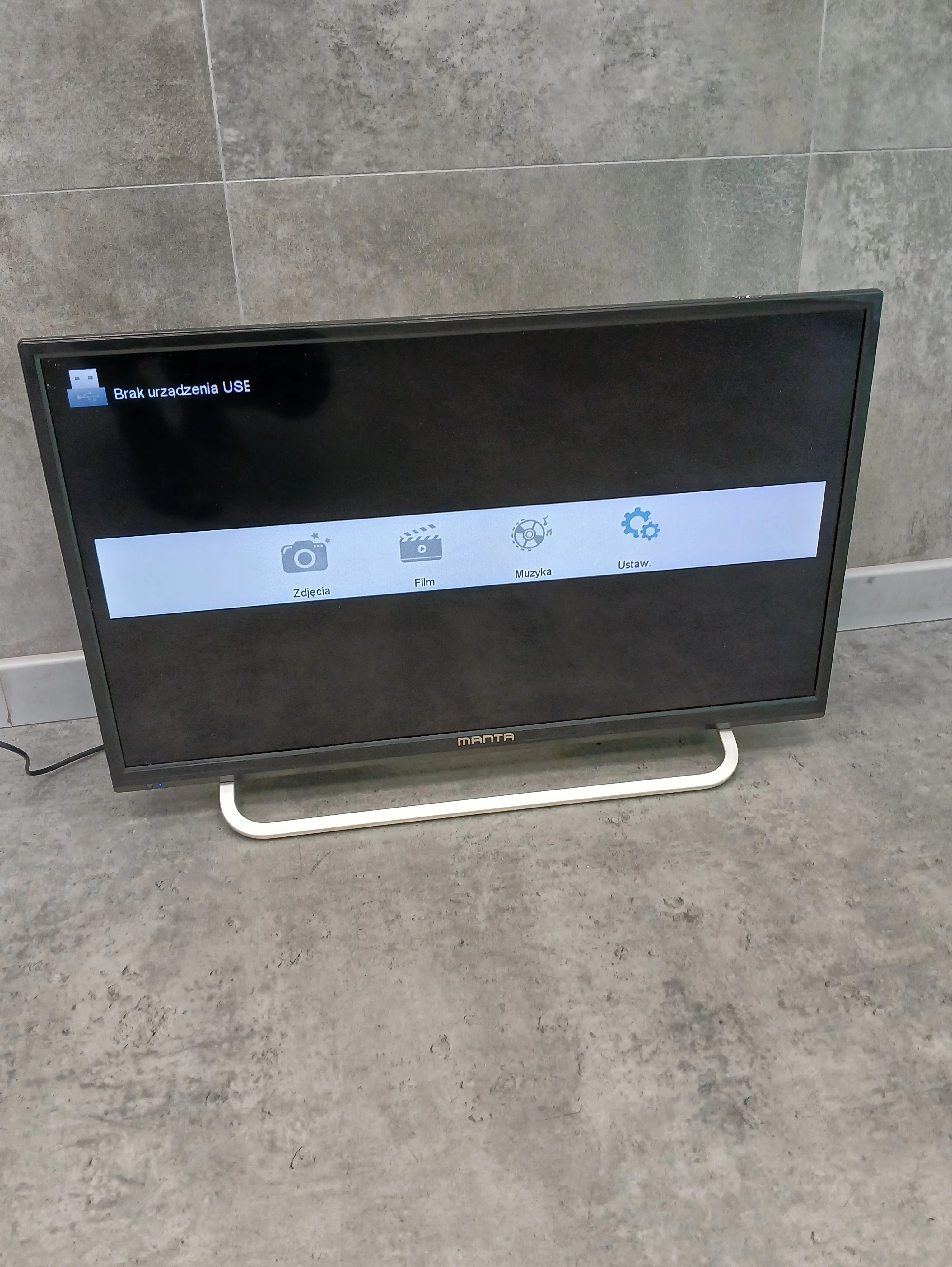 telewizor-manta-led-93206-32-smart-tv-nie