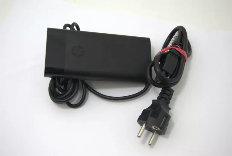 HP PAVILION GAMING R5-3550H/8GB/512 GTX1650 144HZ
