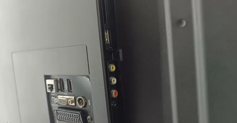 telewizor-technika-sm42-240-aw15b-pilot-kod-producenta-000