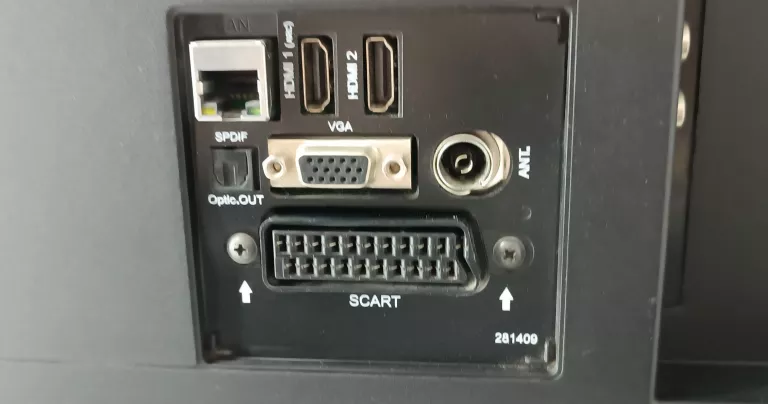 telewizor-technika-sm42-240-aw15b-pilot-marka-technika