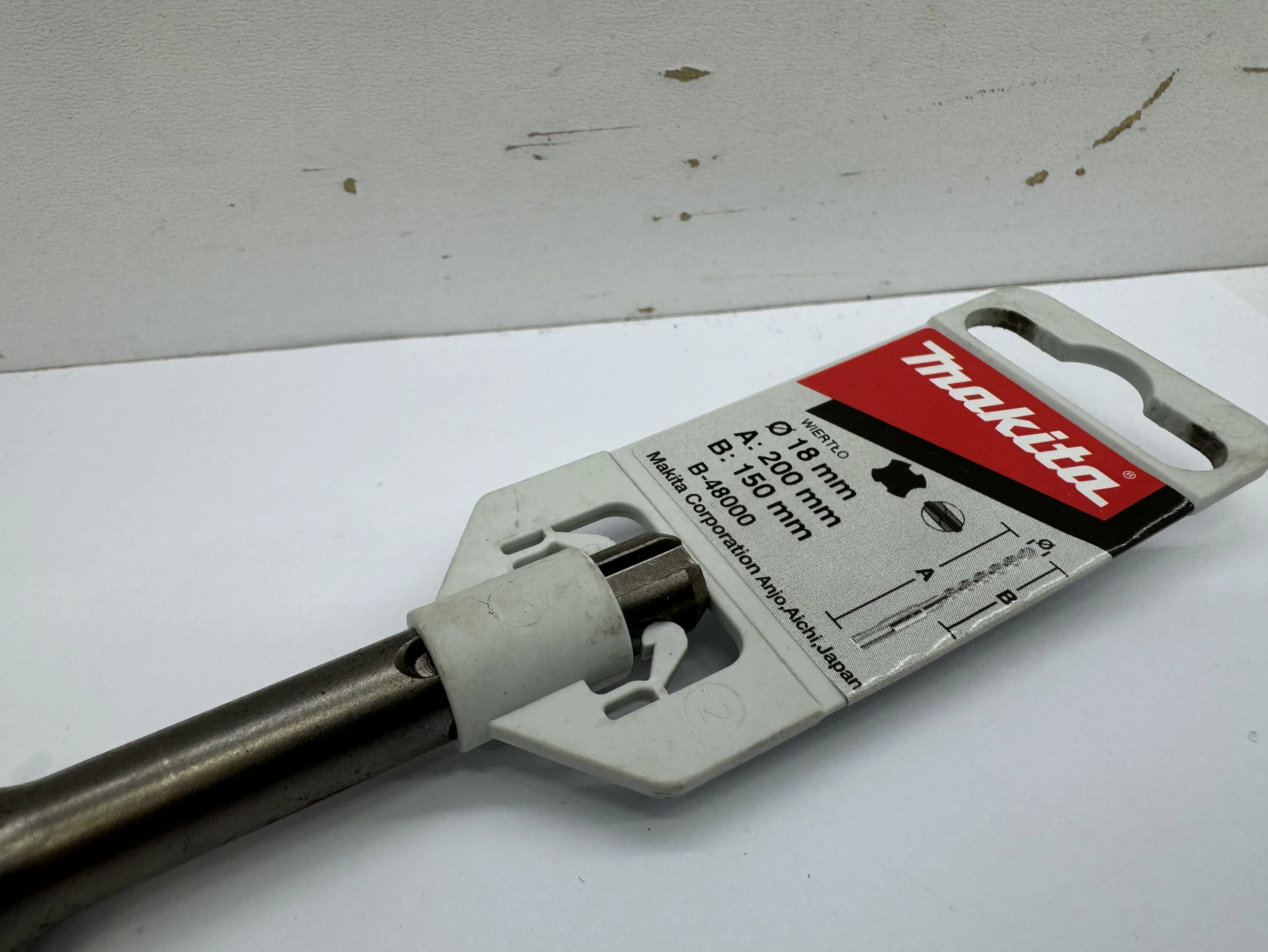 makita-b48000-v-plus-wiertlo-do-betonu-sds-plus-18-200mm-stan-11323-2