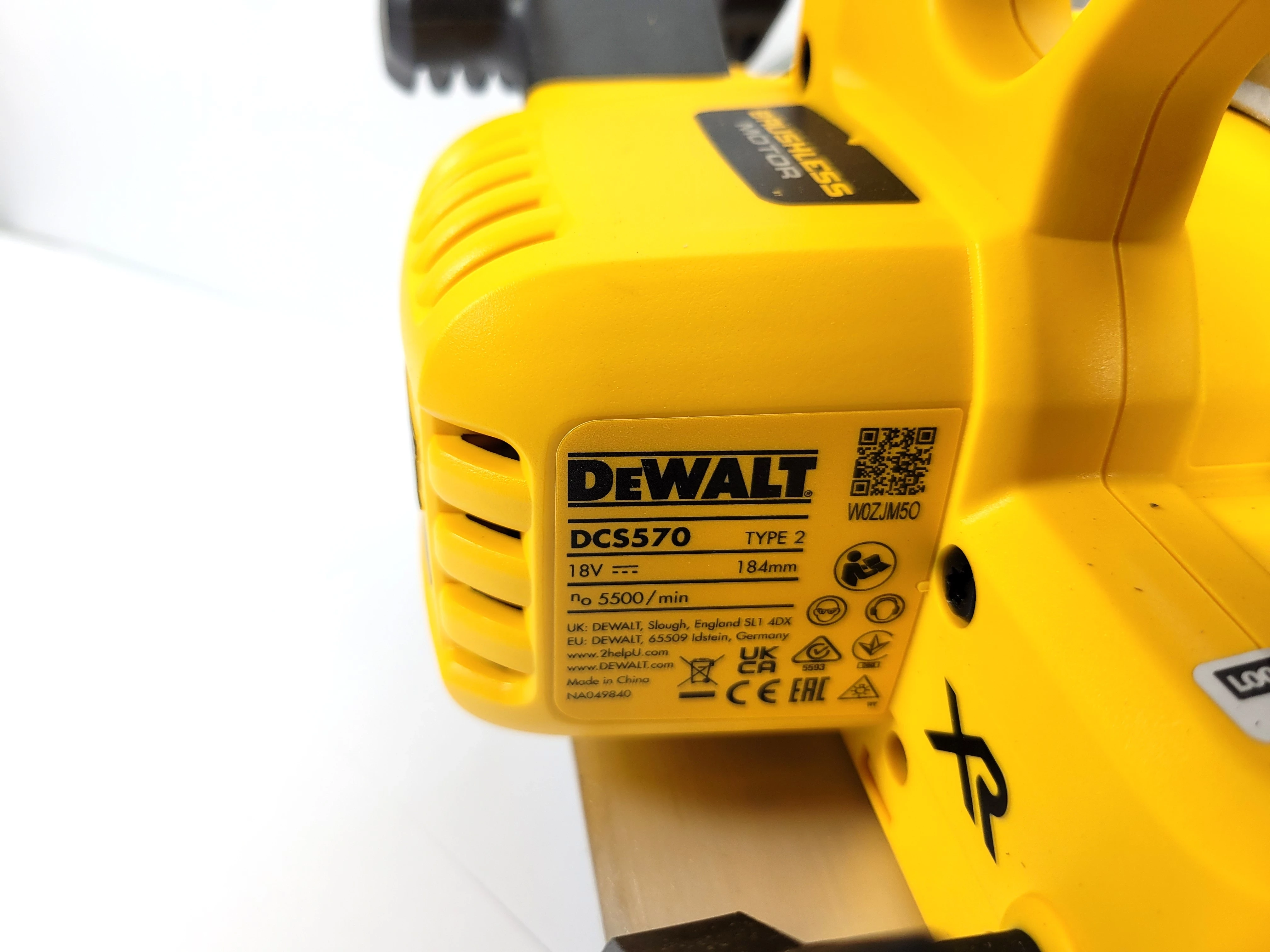 pilarka-tarczowa-dewalt-dcs570n-marka-dewalt