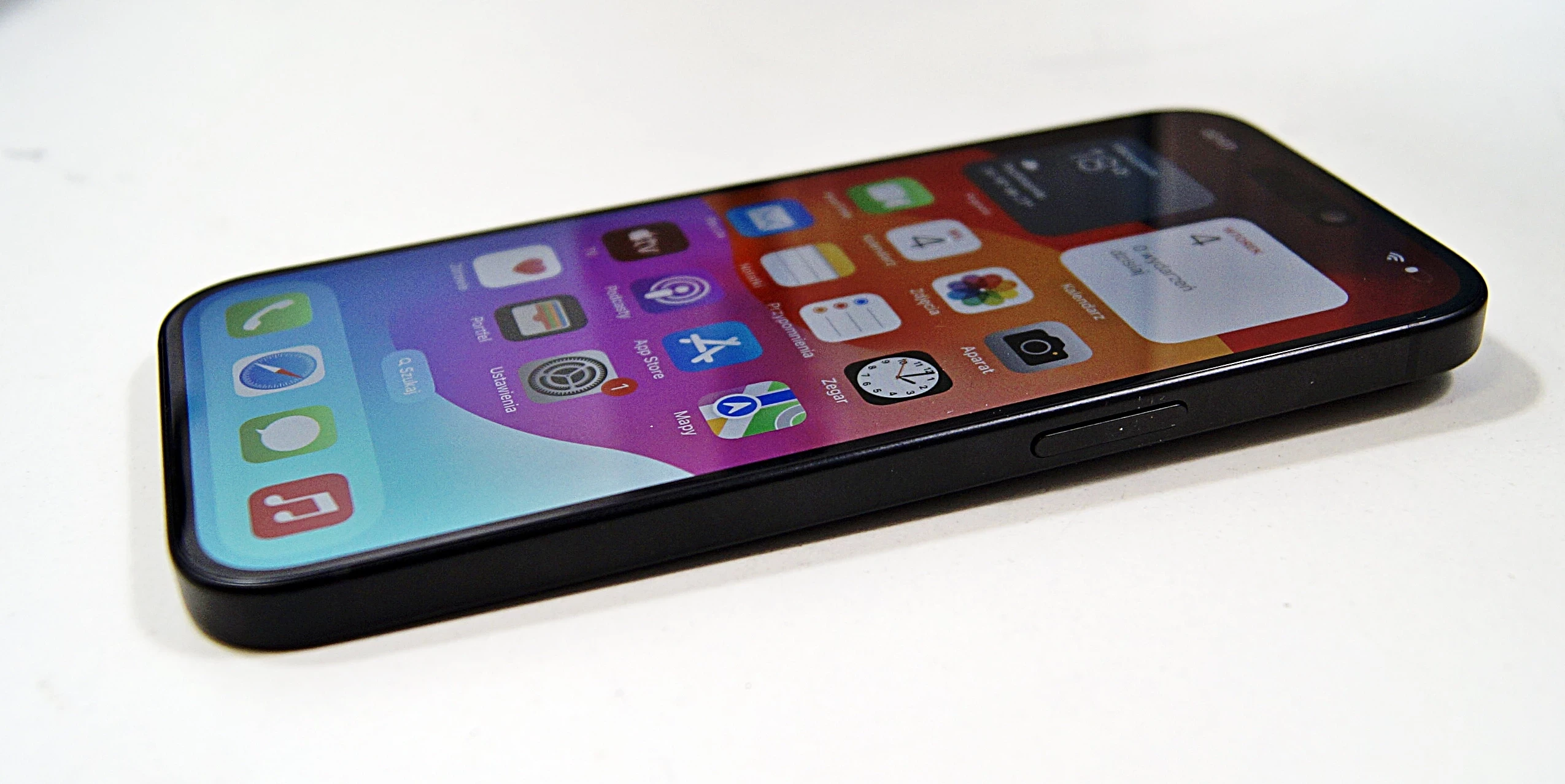 telefon-iphone-15-128-gb-pudelko-fv-z-ispot-100-bateria-ladny-stan-ean-gtin-195949035982