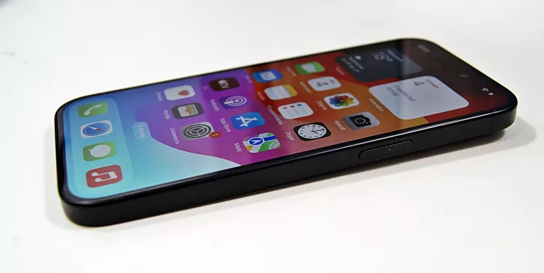 telefon-iphone-15-128-gb-pudelko-fv-z-ispot-100-bateria-ladny-stan-ean-gtin-195949035982