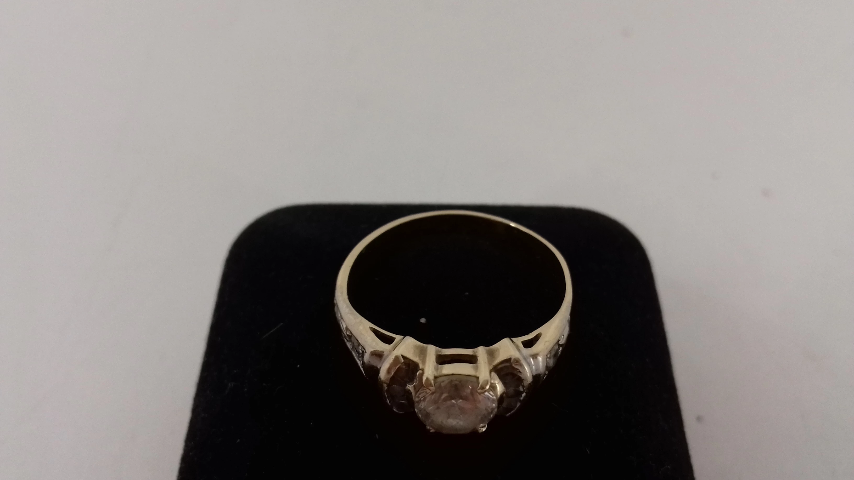 uzywany-pierscionek-z-cyrkonia-proba-585-marka-248811-958954