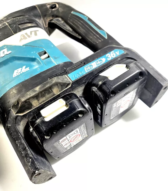 MŁOT UDAROWY DHR400 SDS MAX MAKITA 8 J 650 W 36 V/ 2 AKUMULATORY 1,5 AH