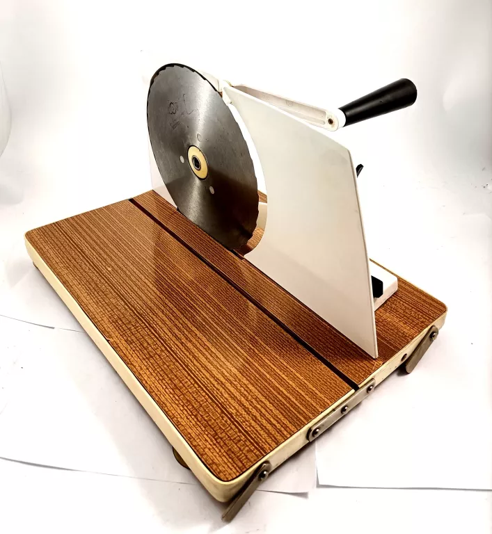 reczna-krajalnica-retro-prl-do-chleba-wedlin-sera-fredry-plac-targowy-ledziny