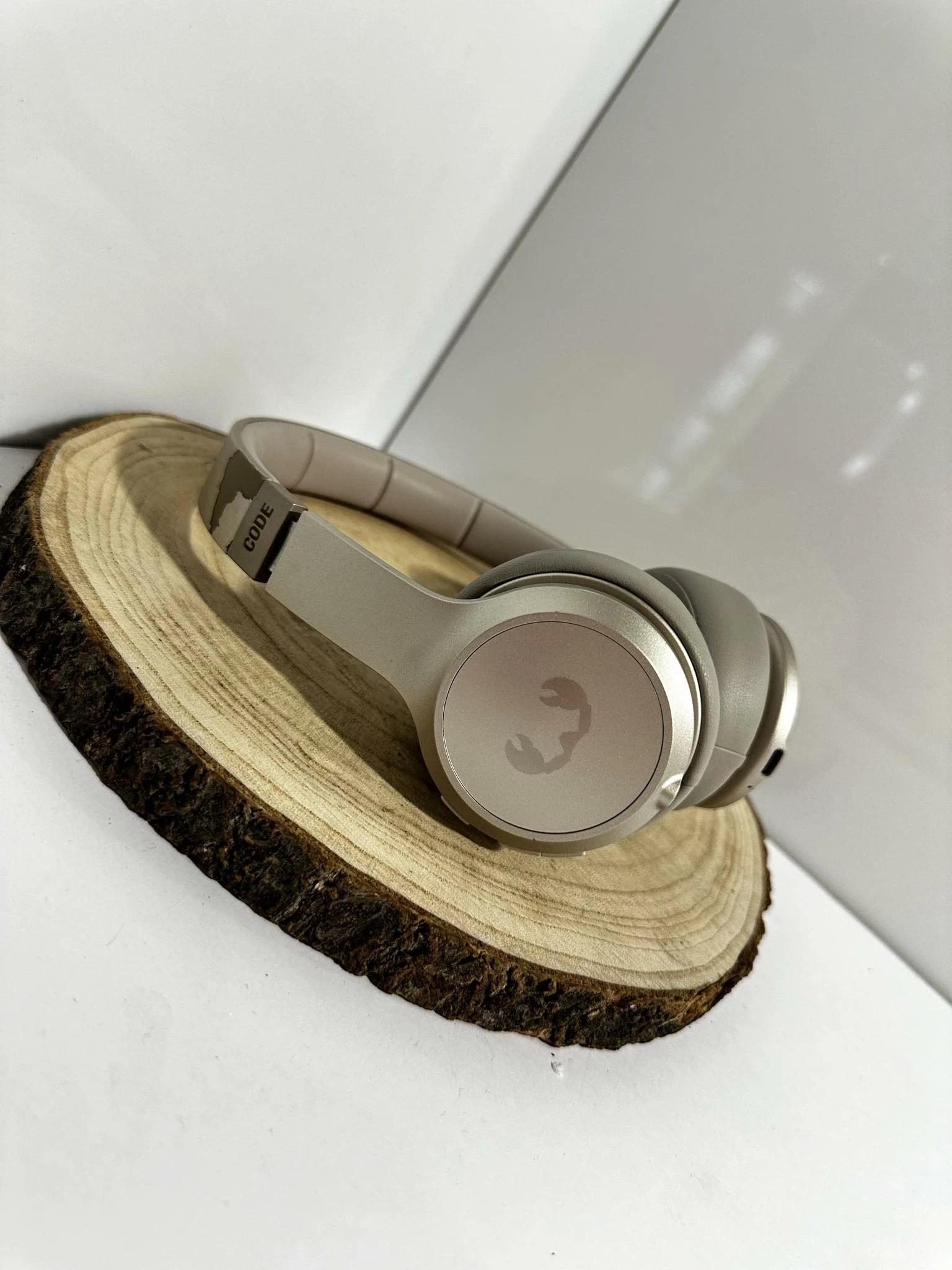 sluchawki-bezprzewodowe-fresh-n-rebel-code-anc-marka-fresh-n-rebel