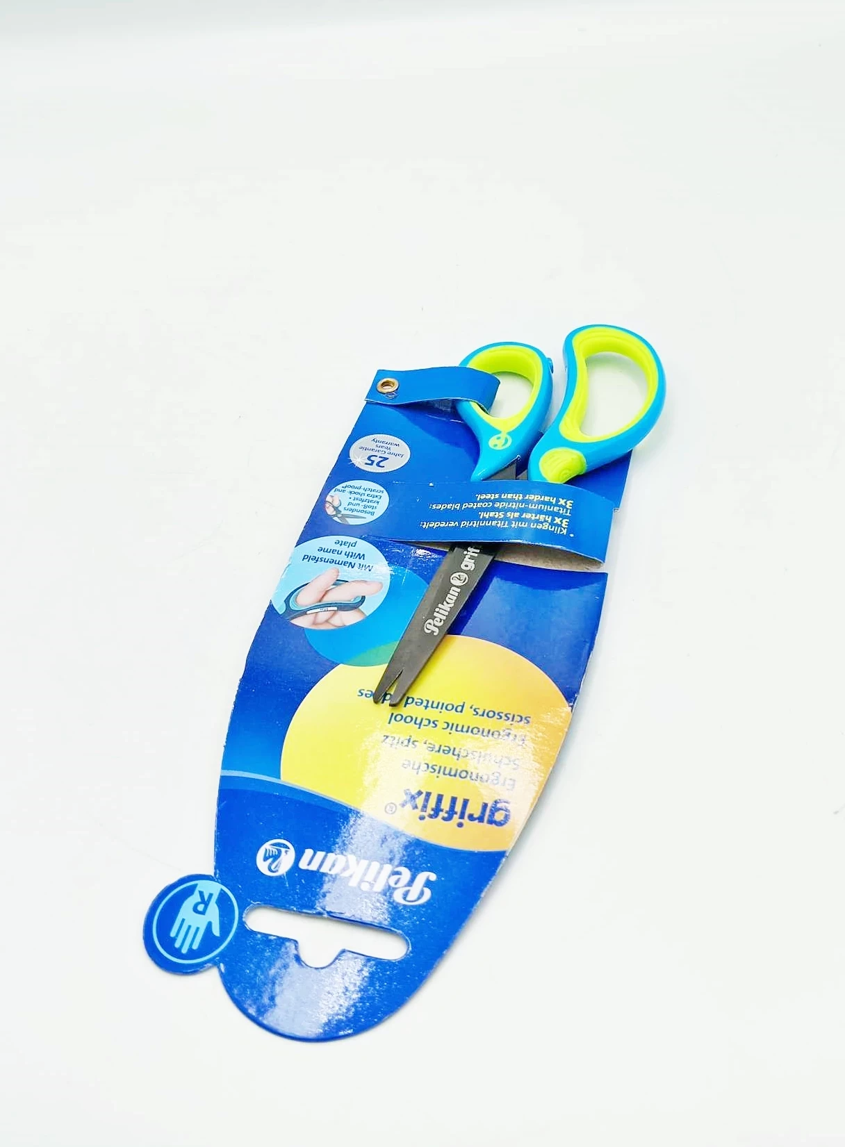 nozyczki-szkolne-pelikan-griffix-dla-praworecznych-15cm-kod-producenta-811750