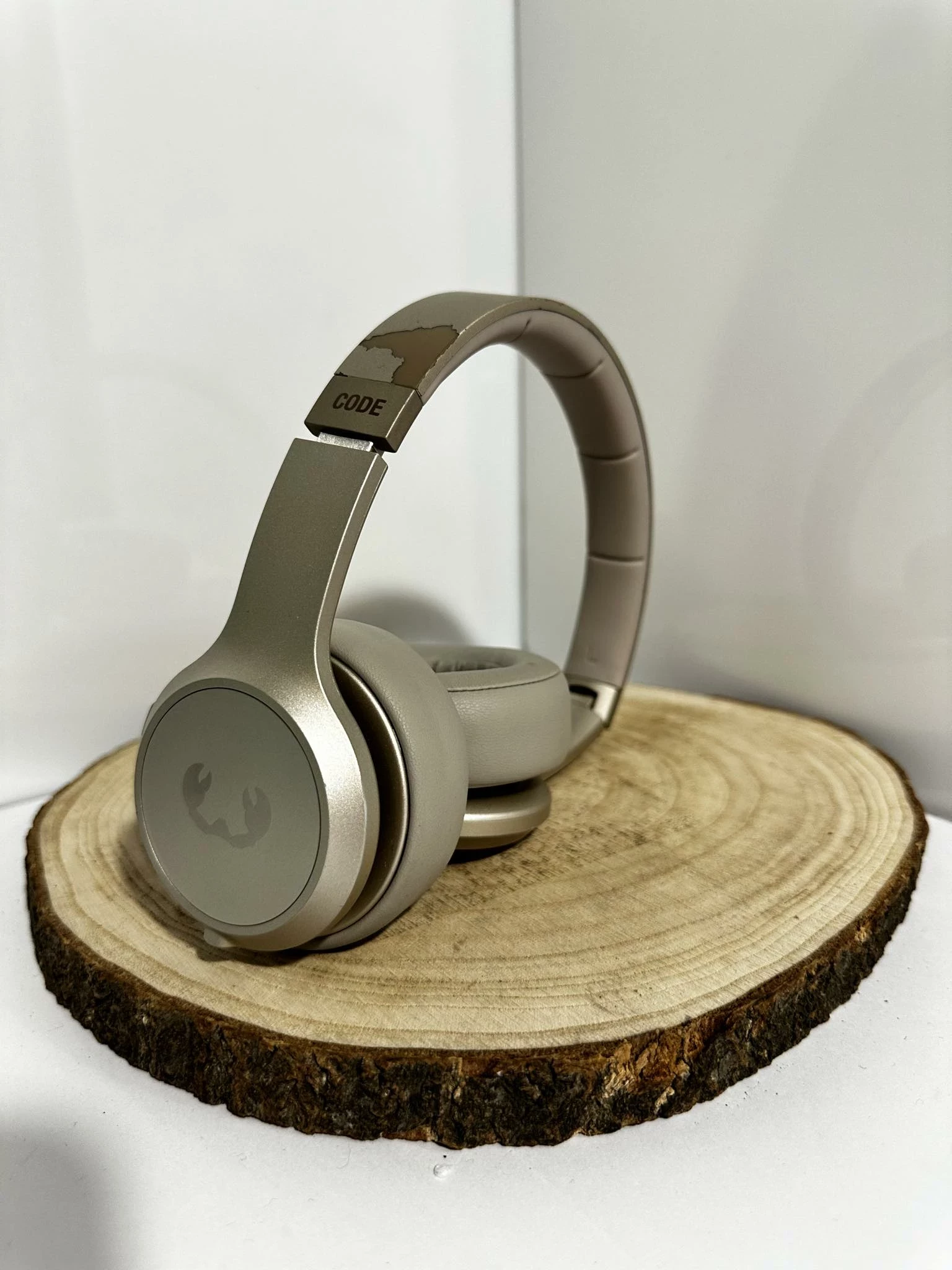 sluchawki-bezprzewodowe-fresh-n-rebel-code-anc-marka-fresh-n-rebel