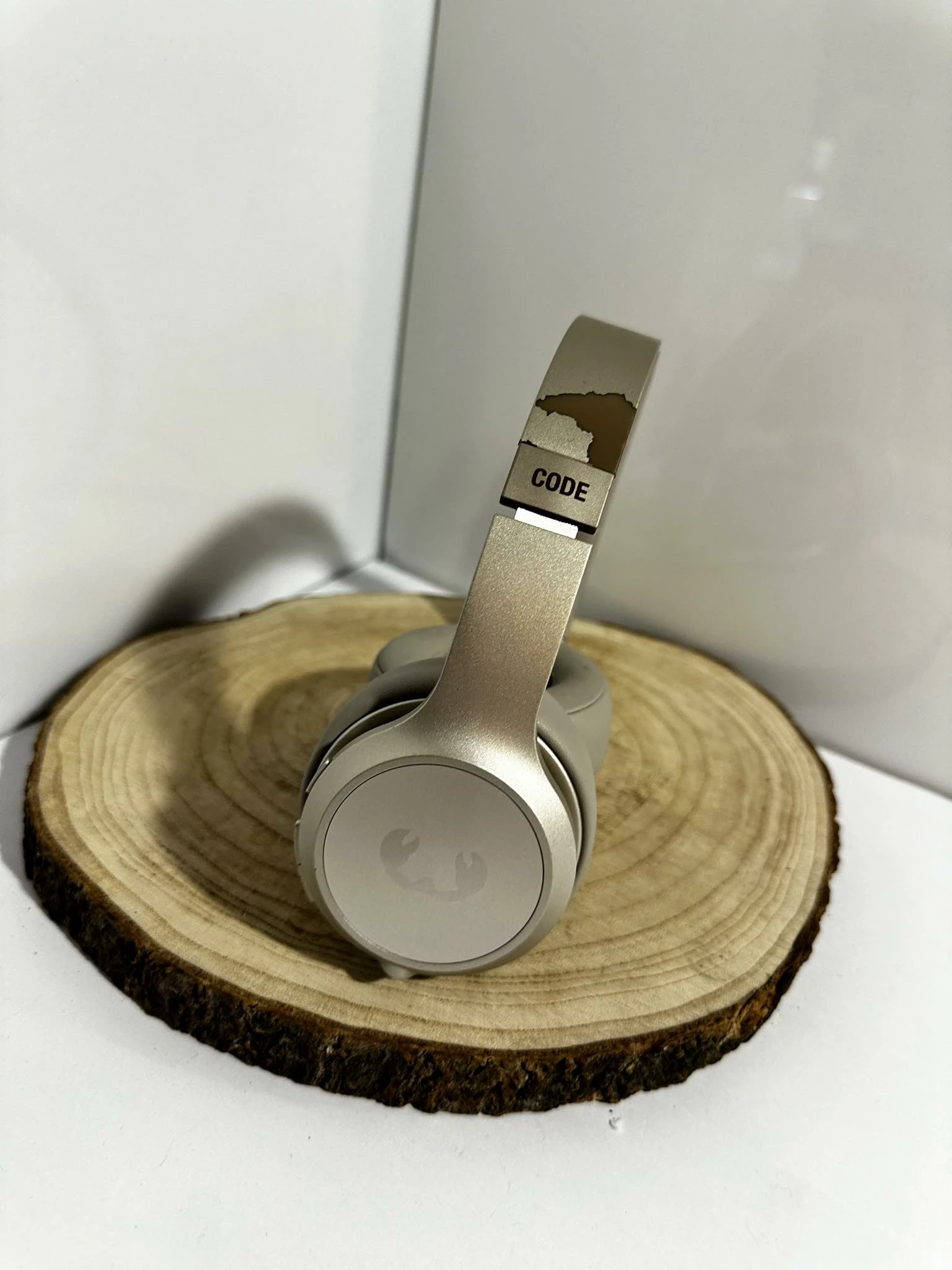 sluchawki-bezprzewodowe-fresh-n-rebel-code-anc-kolor-dominujacy-rozowy