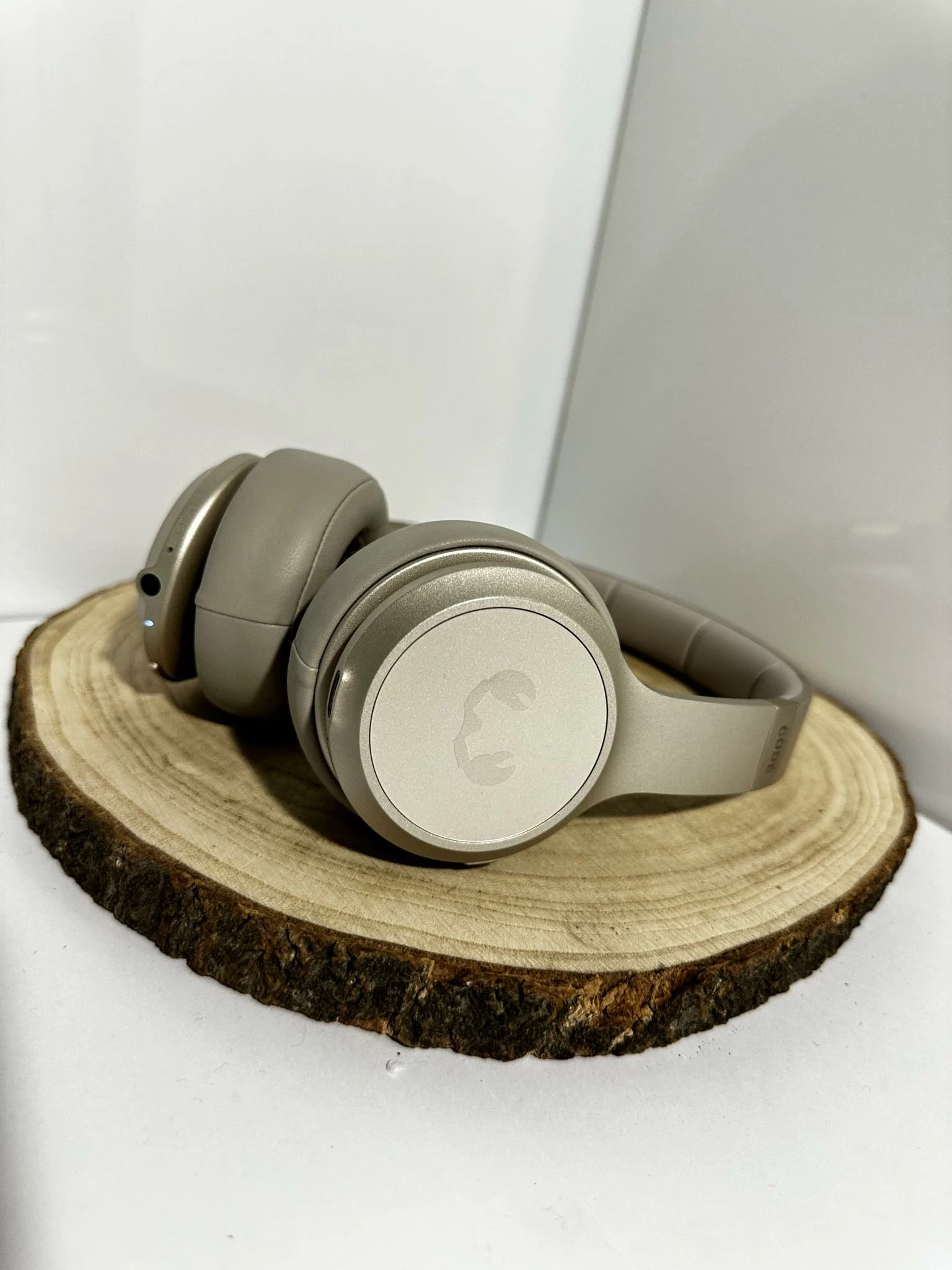 sluchawki-bezprzewodowe-fresh-n-rebel-code-anc-pasmo-przenoszenia-0