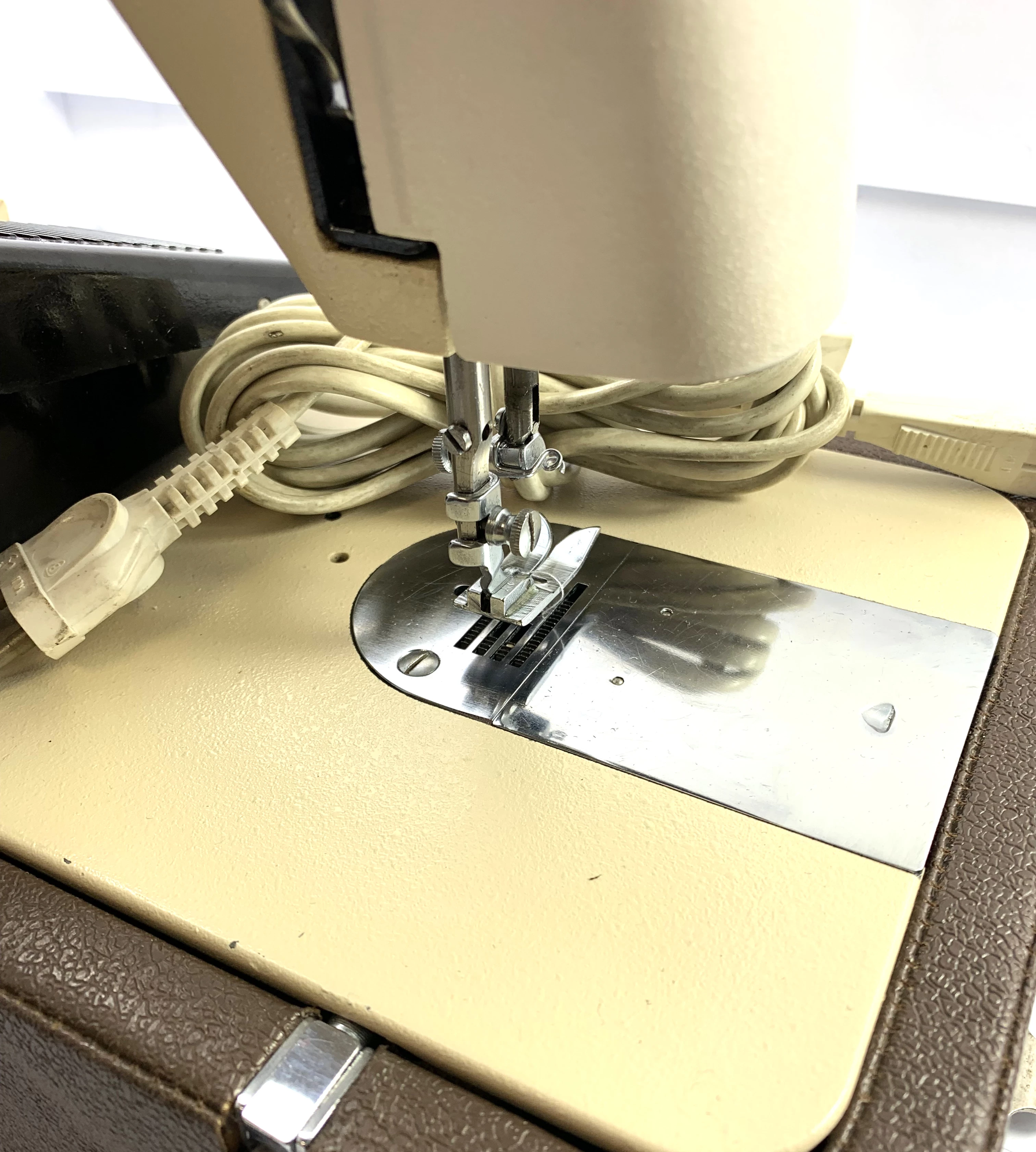 maszyna-do-szycia-lucznik-predom-433-zawadzkiego-121-szczecin