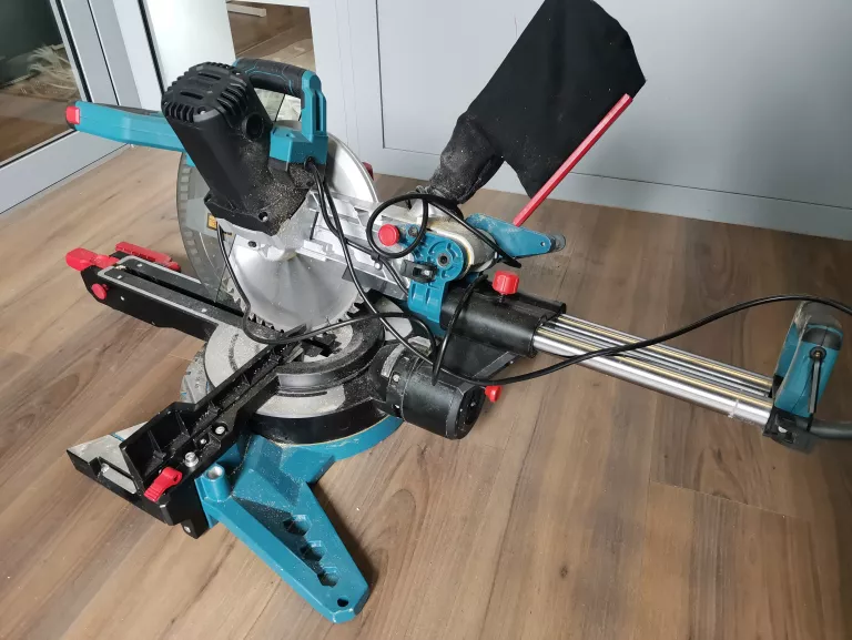 PIŁA UKOŚNICA ERBAUER EMIS305S 1800 W 305 MM