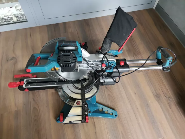 PIŁA UKOŚNICA ERBAUER EMIS305S 1800 W 305 MM