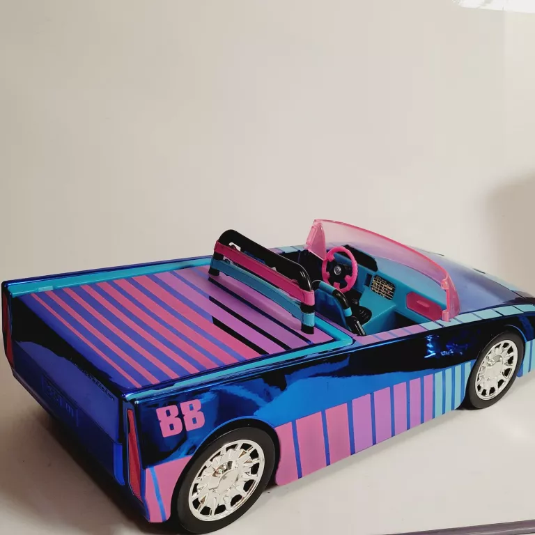 L.O.L. SURPRISE, SAMOCHÓD UV DANCE MACHINE 3W1