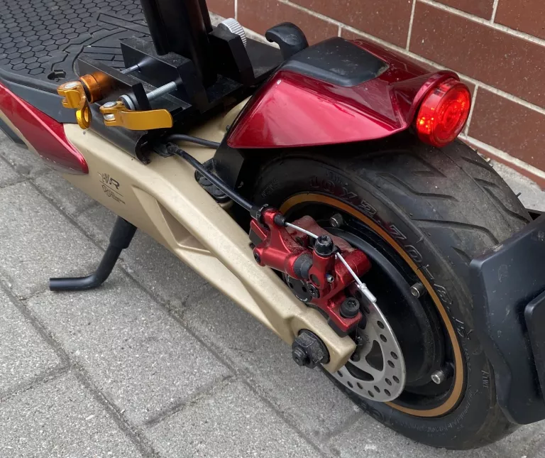 HULAJNOGA ELEKTRYCZNA MV AGUSTA RAPIDO SERIE ORO 10