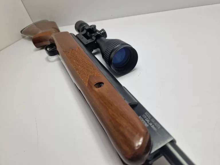 WIATRÓWKA CROSMAN-REMINGTON SUMMIT 4,5 MM Z LUNETĄ
