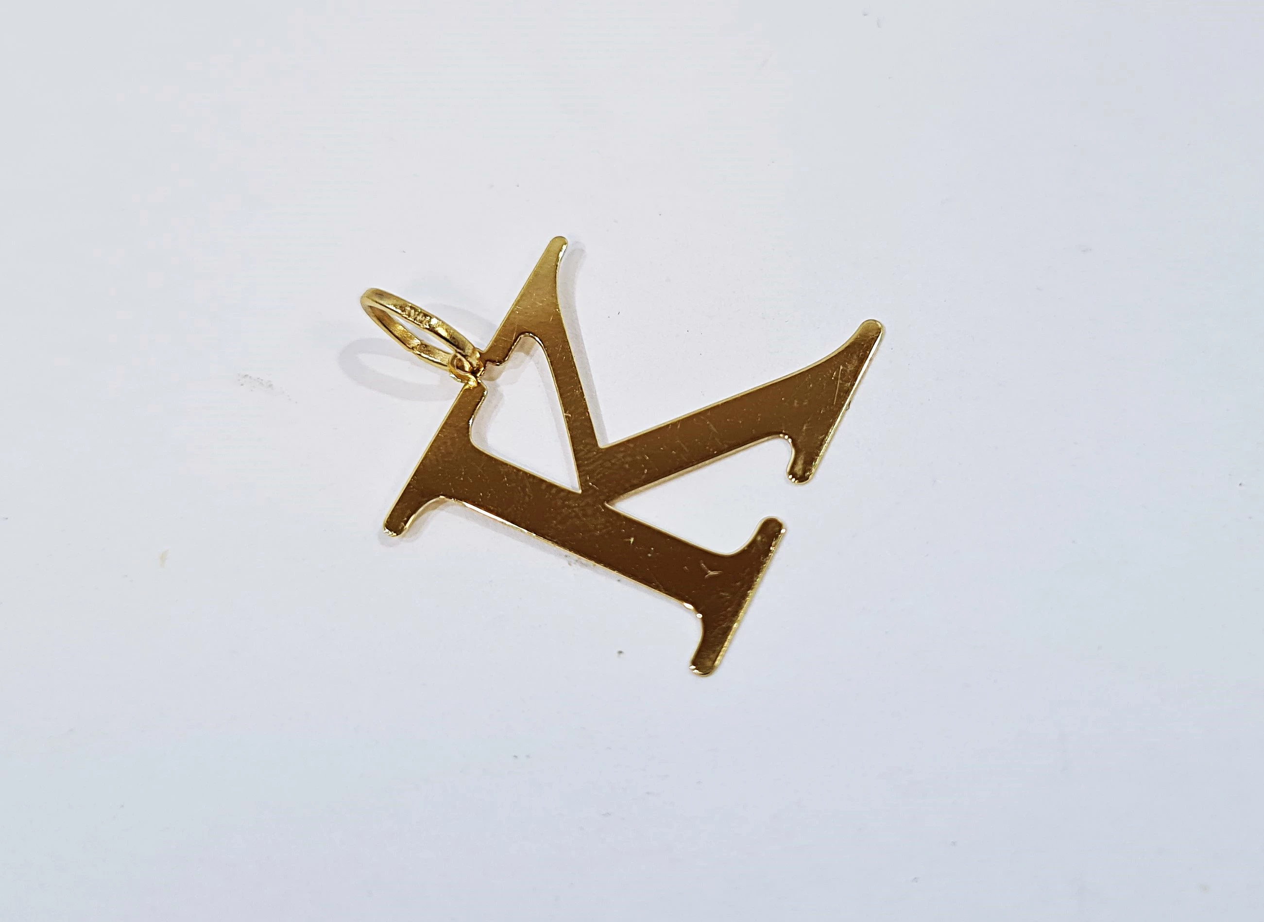 zlota-zawieszka-585-069-duza-litera-k-inicjal-rodzaj-wyrob-jubilerski