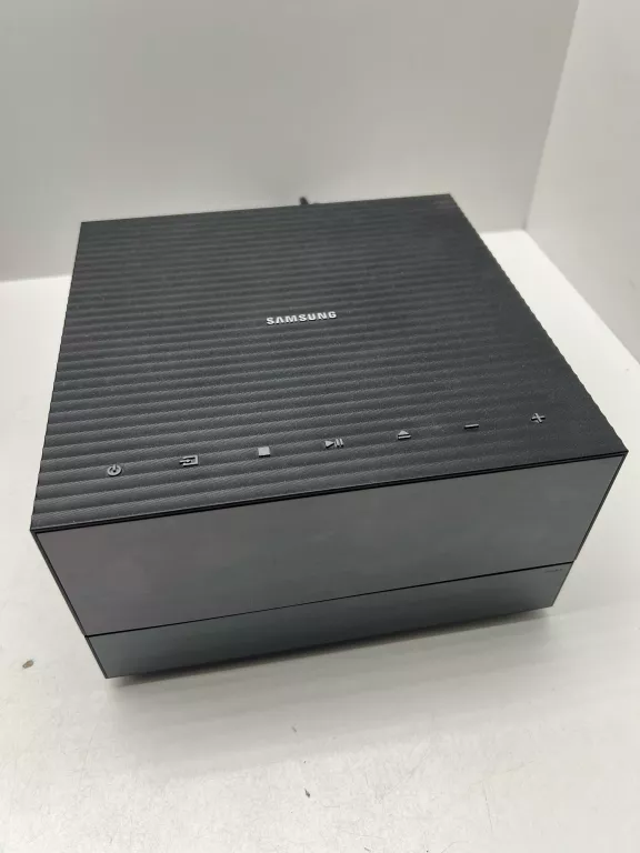 wieza-stereo-samsung-mm-j330-rodzaj-odtwarzanych-nosnikow-cd-mp3