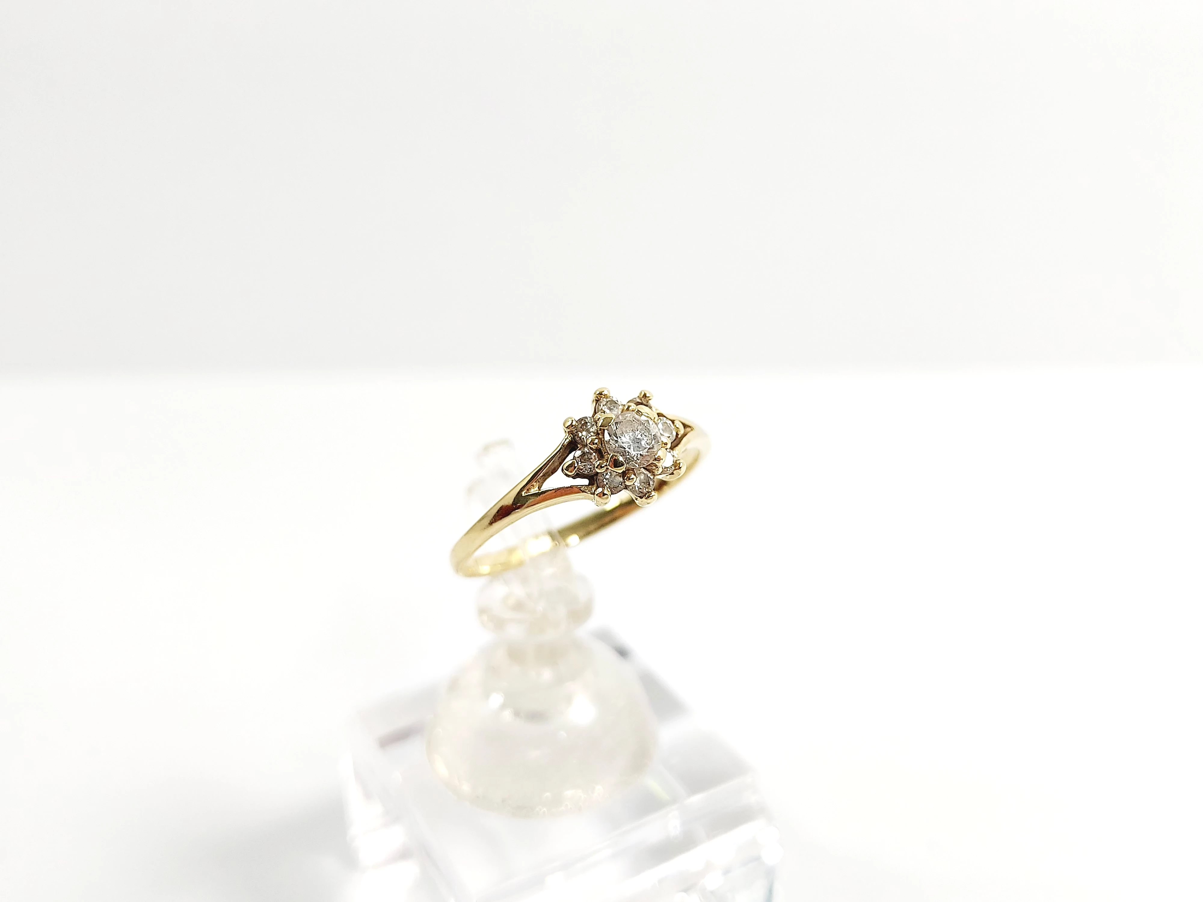 zloty-pierscionek-kwiatek-z-cyrkoniami-585-14k-r11-182g-rozmiarsrednica-wew-mm-372-14