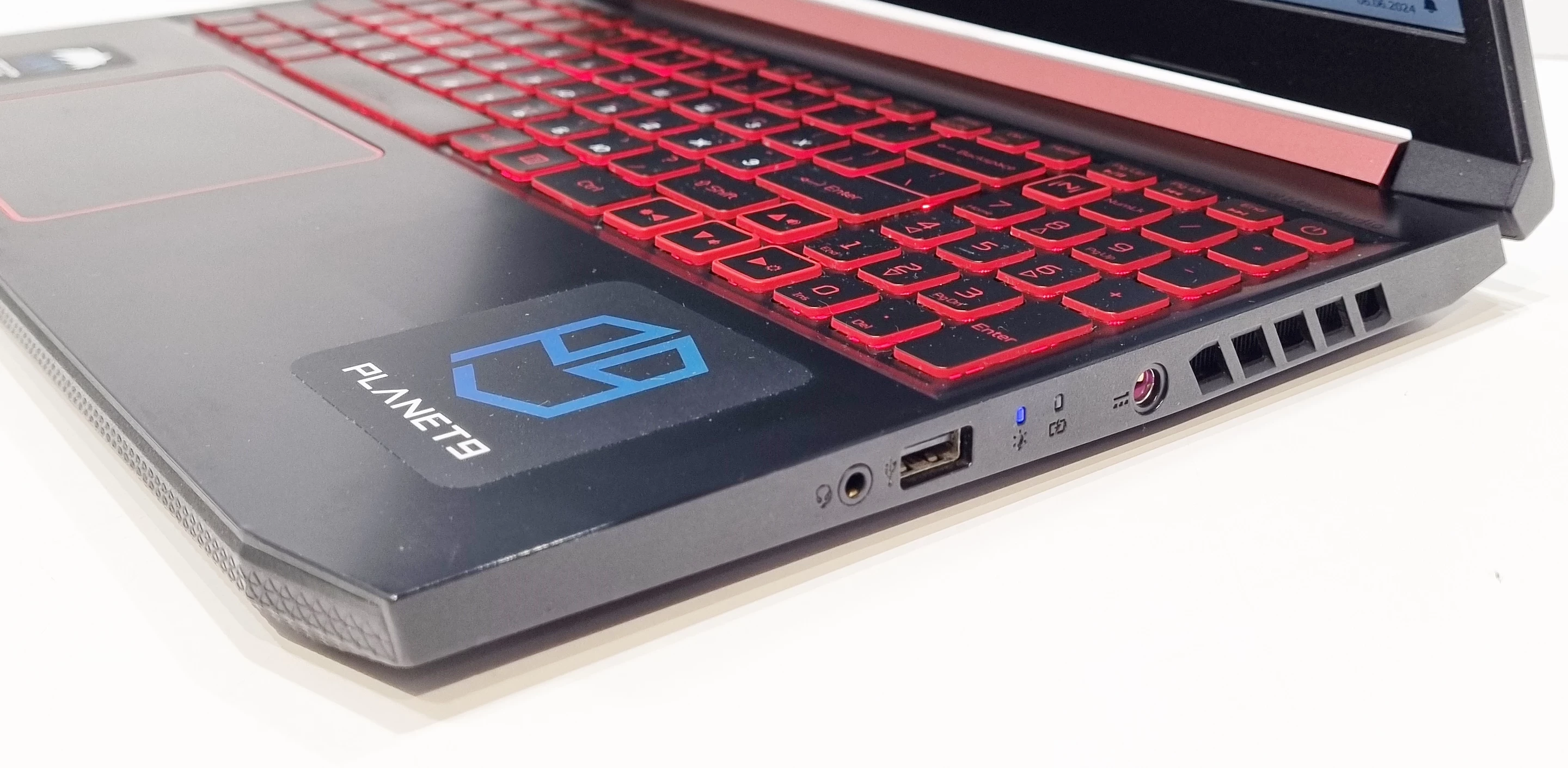 laptop-acer-nitro-5-n18c3-256gb16gb-win-11-przekatna-ekranu-1560