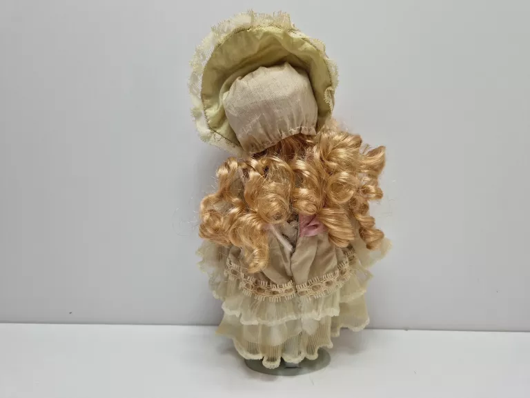 STARA LALKA PORCELANOWA Z OKULARAMI 29CM