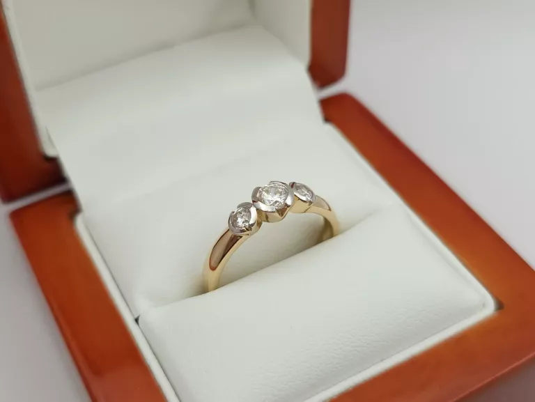 ZŁOTY PIERŚCIONEK CYRKONIE - 585 14K R.16 3,30G