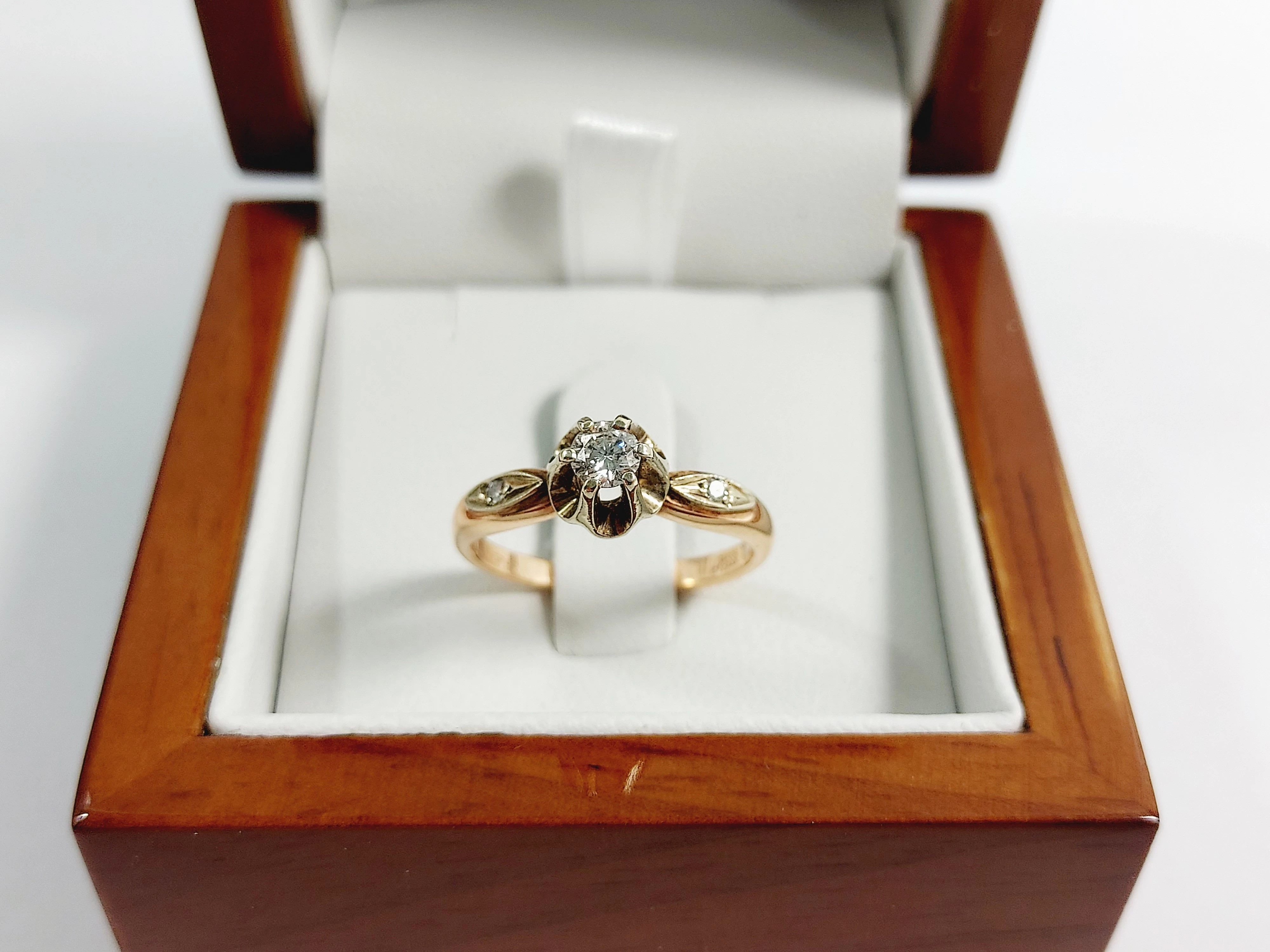 zloty-pierscionek-brylanty-025ct-327g-585-roz14-certyfikat-poludniowa-38-przezmierowo-ska