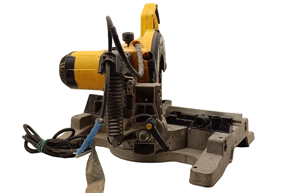 ukosnica-dewalt-dw770-srednica-tarczy-216