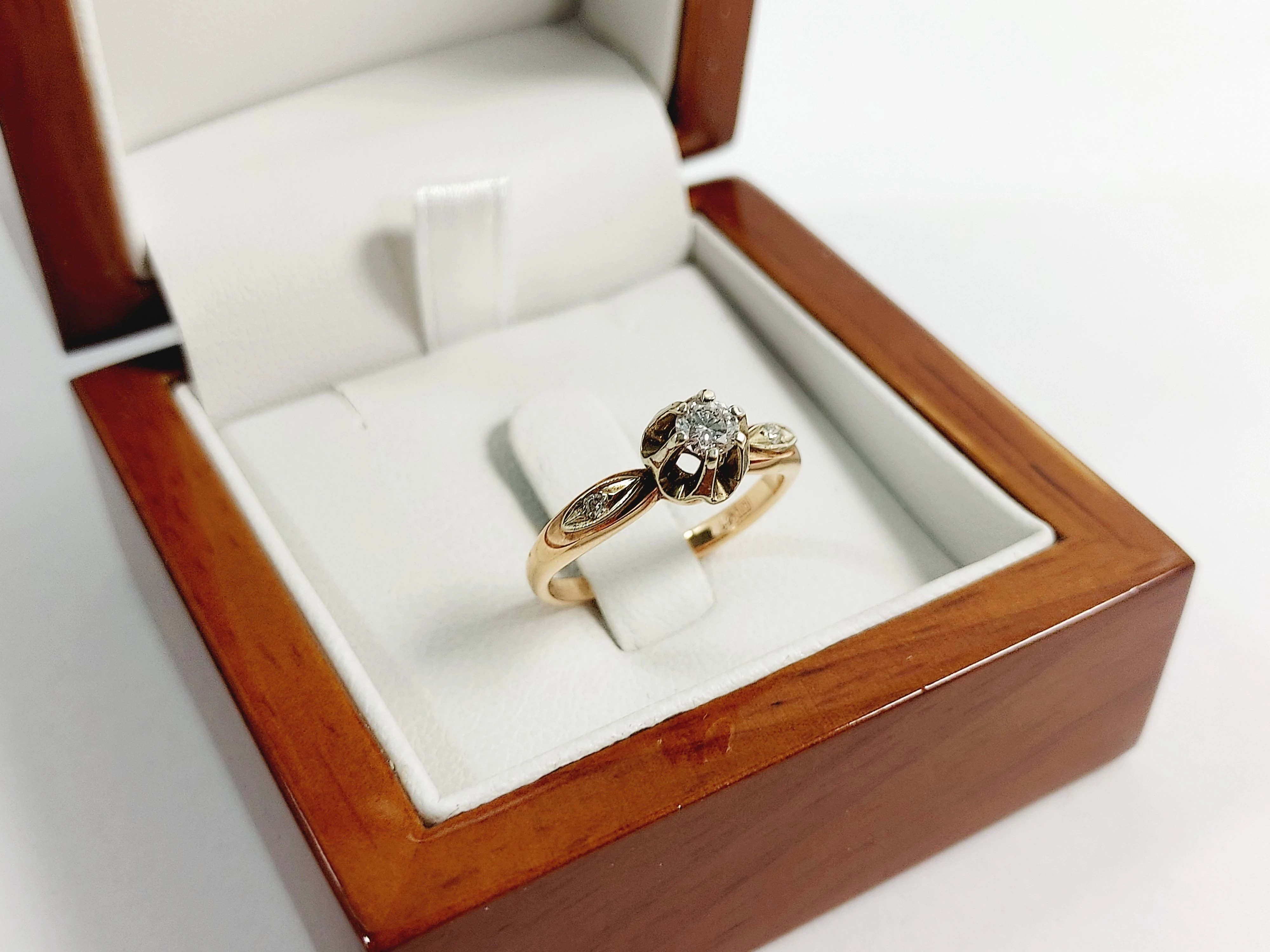 zloty-pierscionek-brylanty-025ct-327g-585-roz14-certyfikat-rozmiarsrednica-wew-mm-372-14