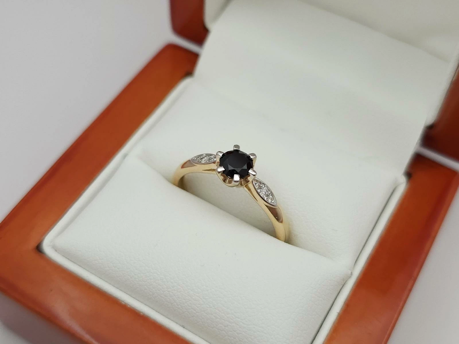 zloty-pierscionek-z-czarna-cyrkonia-585-14k-r22-242g-karmelicka-45a-krakow