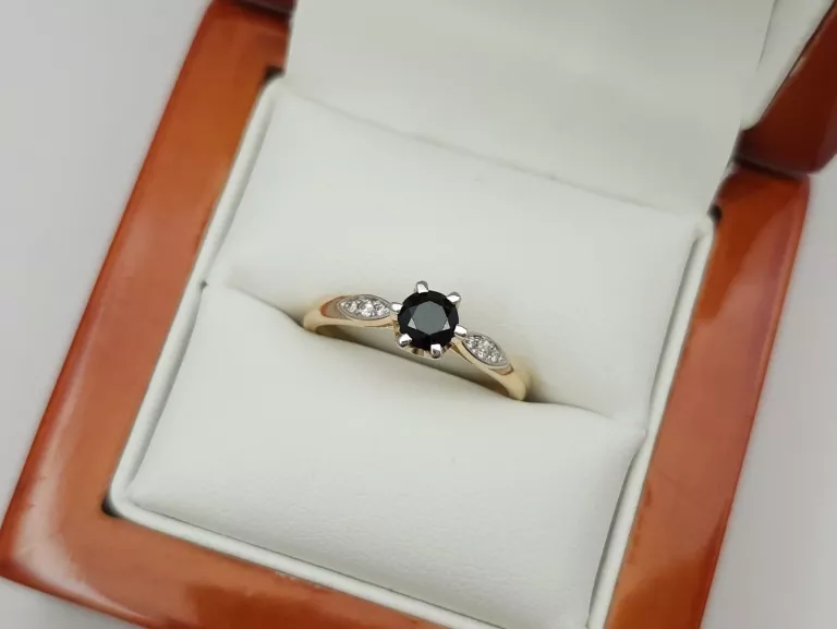 zloty-pierscionek-z-czarna-cyrkonia-585-14k-r22-242g-karmelicka-45a-krakow