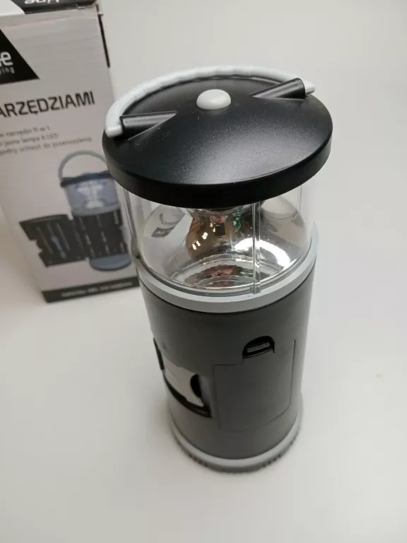 LAMPA Z NARZĘDZIAMI KOMPLET LINE CAMPING