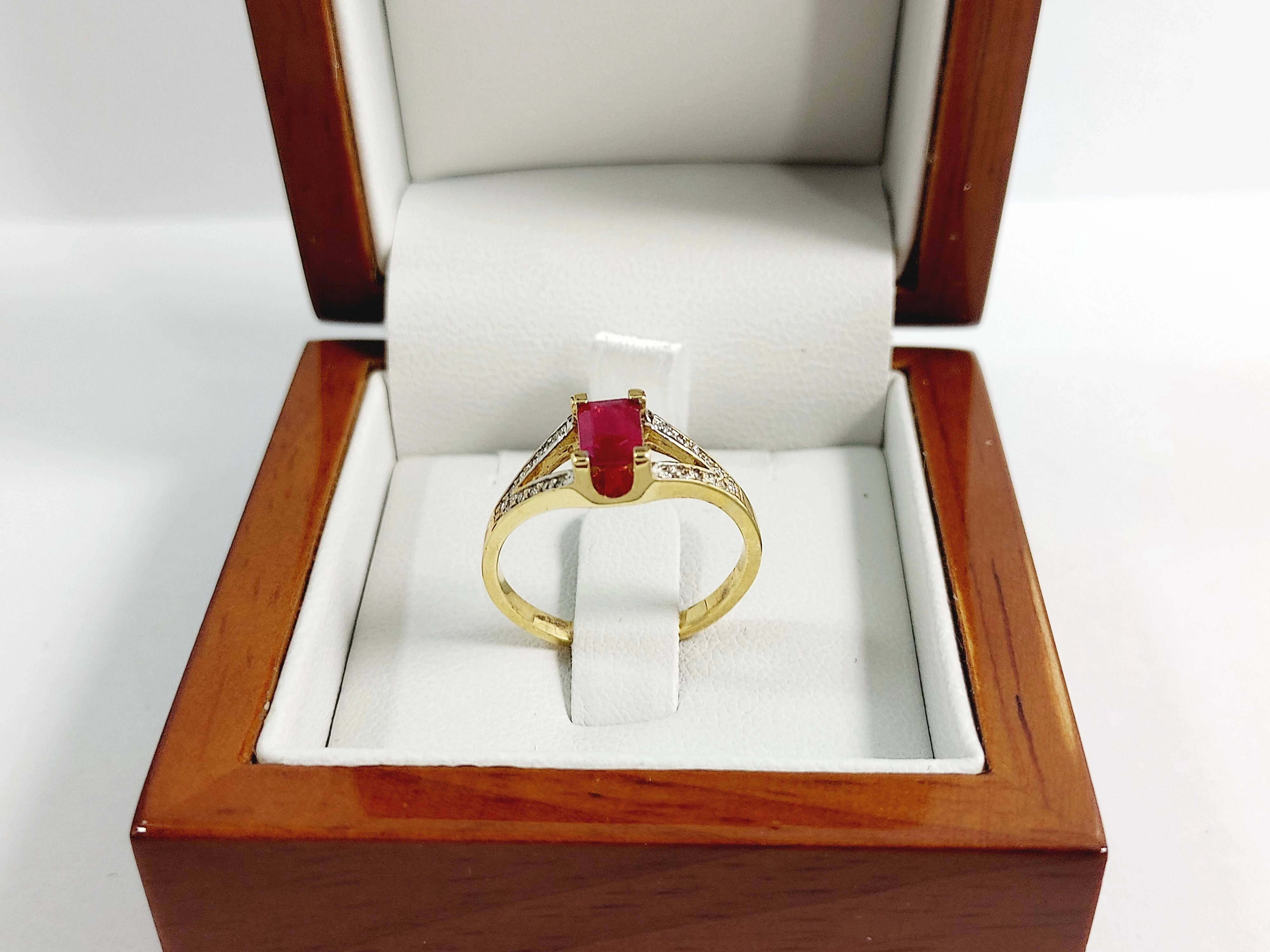 zloty-pierscionek-z-rubinem-075ct-i-brylantami-011ct-291g-roz16-585-poludniowa-38-przezmierowo-ska