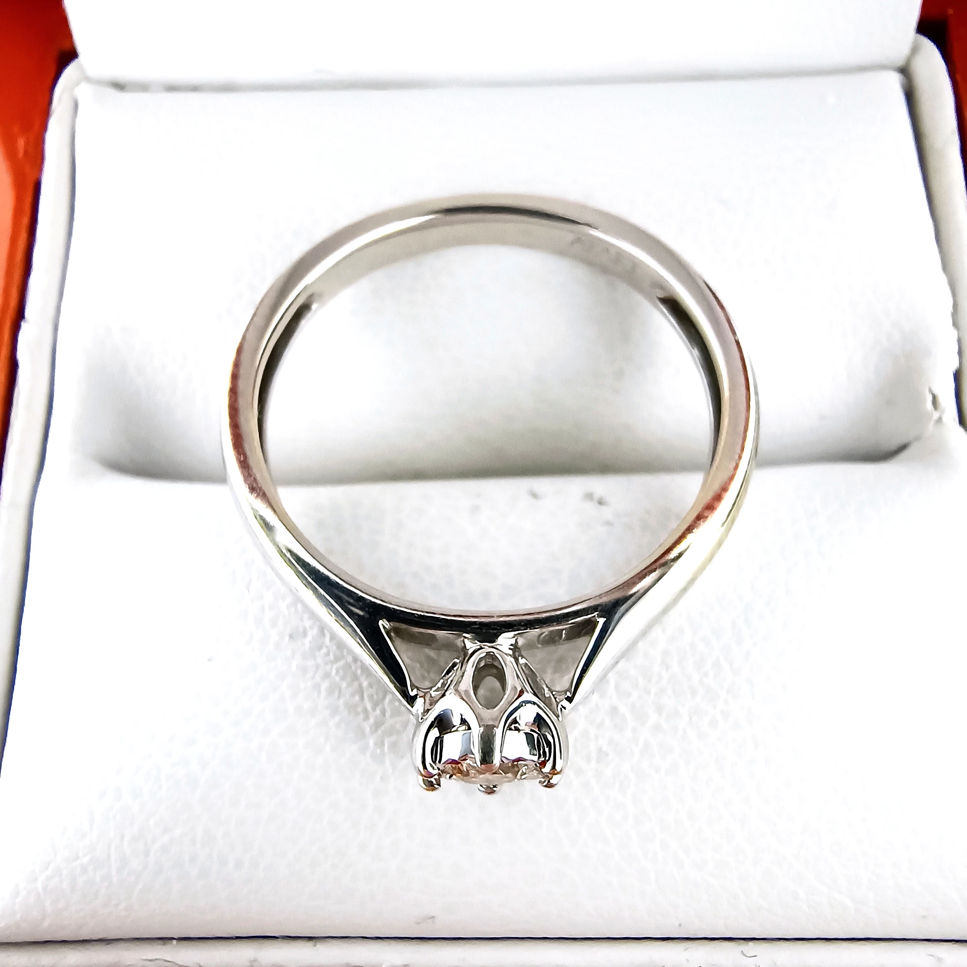 zloty-pierscionek-z-brylantem-585-201g-r13-wycena1600zl-marka-bez-marki