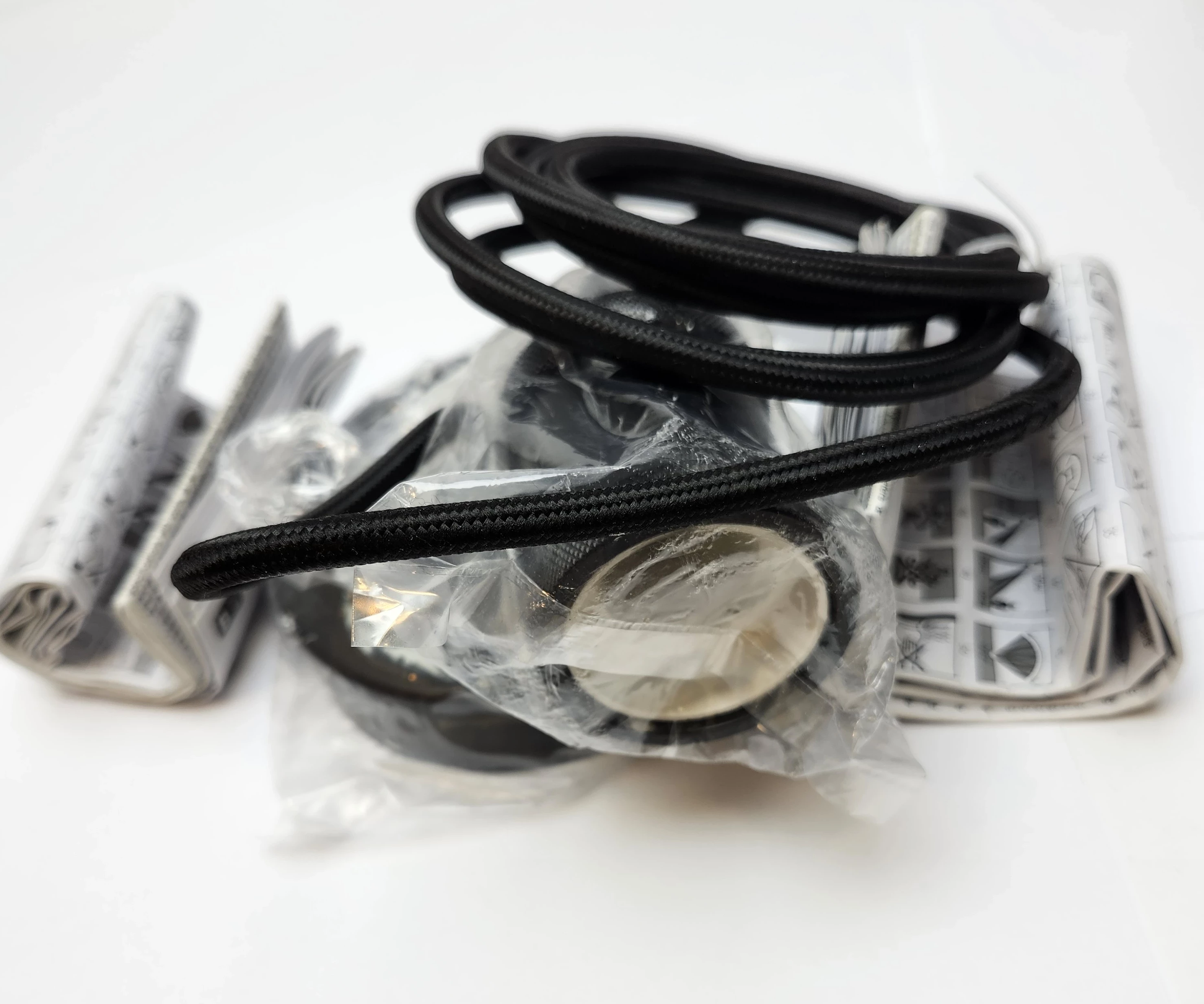 lampka-philips-cord-929001977901-40w-e27-stan-powystawowy