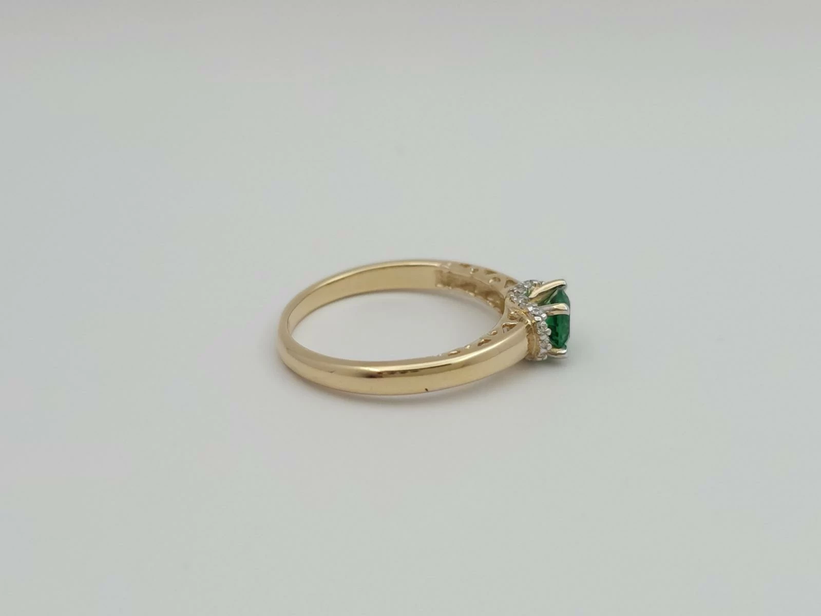 zloty-pierscionek-z-zielona-cyrkonia-585-14k-r16-290g-stan-uzywany