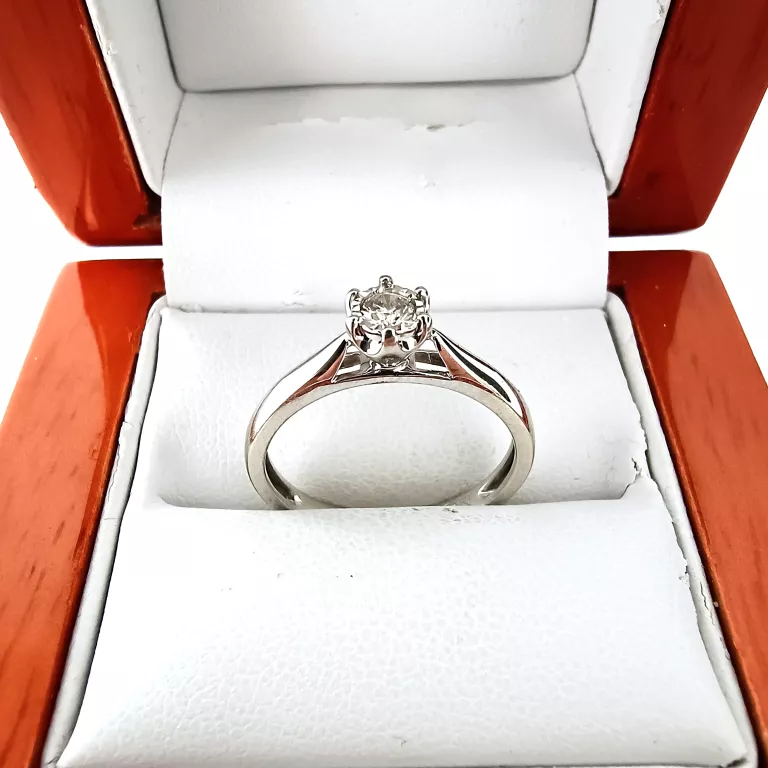 zloty-pierscionek-z-brylantem-585-201g-r13-wycena1600zl-slowackiego-68-warszawa